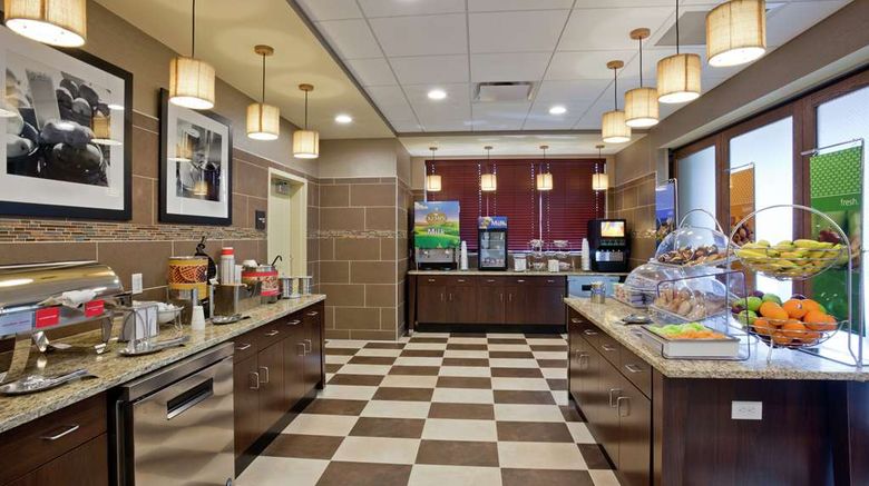 <b>Hampton Inn & Suites, Minnetonka Restaurant</b>. Images powered by <a href="https://iceportal.shijigroup.com/" title="IcePortal" target="_blank">IcePortal</a>.