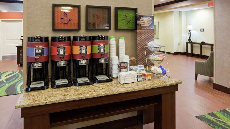<b>Hampton Inn & Suites, Minnetonka Restaurant</b>. Images powered by <a href="https://iceportal.shijigroup.com/" title="IcePortal" target="_blank">IcePortal</a>.