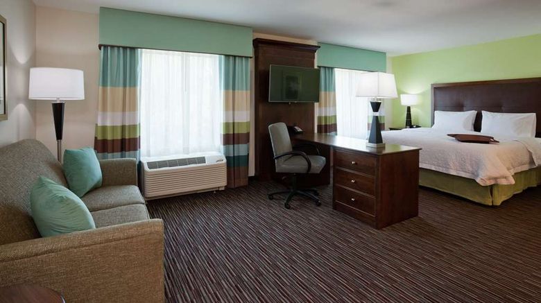 <b>Hampton Inn & Suites, Minnetonka Room</b>. Images powered by <a href="https://iceportal.shijigroup.com/" title="IcePortal" target="_blank">IcePortal</a>.