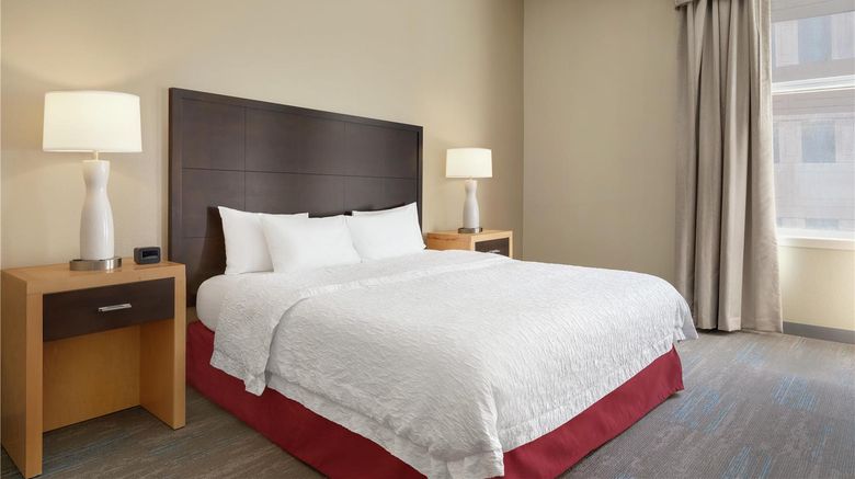<b>Hampton Inn & Suites Downtown Room</b>. Images powered by <a href="https://iceportal.shijigroup.com/" title="IcePortal" target="_blank">IcePortal</a>.