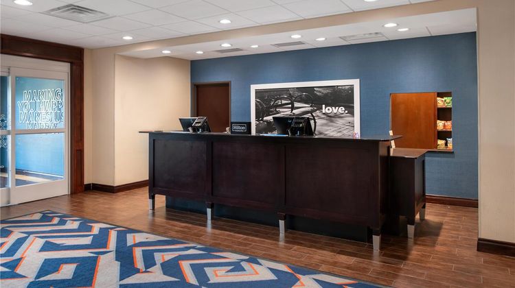 Hampton Inn & Suites Harvey Lobby