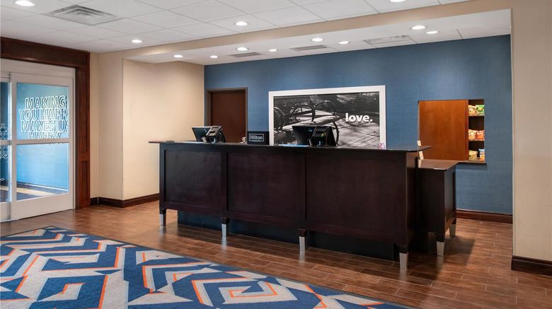 <b>Hampton Inn & Suites Harvey Lobby</b>. Images powered by <a href="https://iceportal.shijigroup.com/" title="IcePortal" target="_blank">IcePortal</a>.