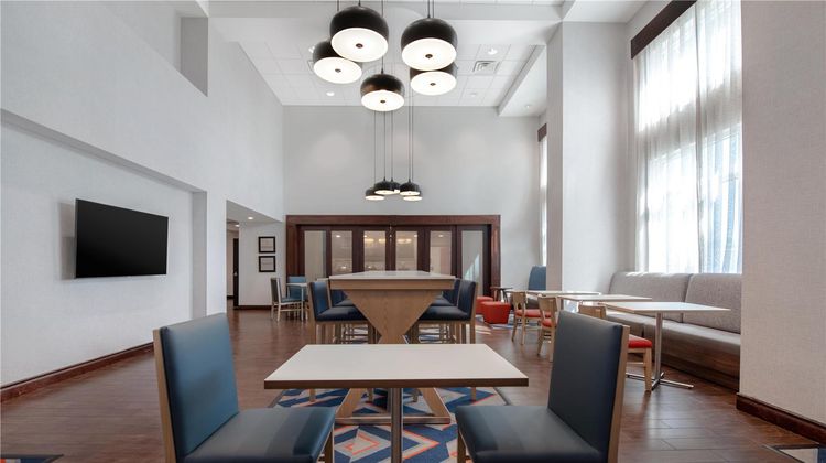 Hampton Inn & Suites Harvey Restaurant