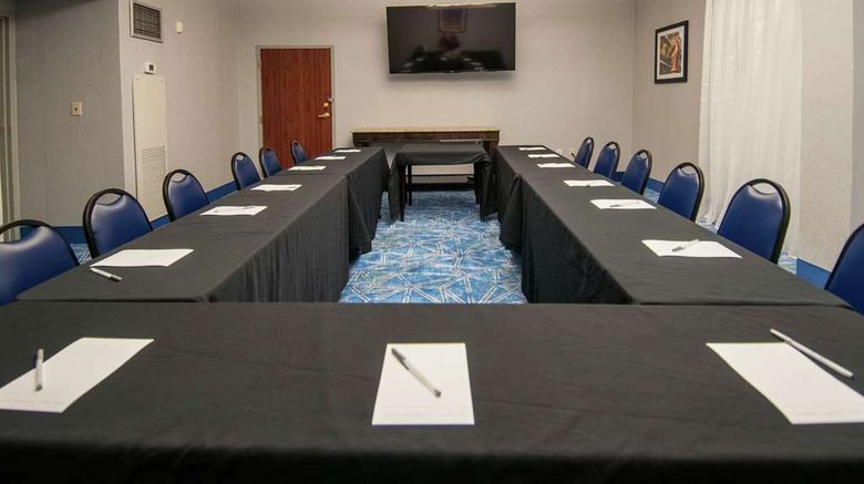 <b>Hampton Inn Metairie Meeting</b>. Images powered by <a href="https://iceportal.shijigroup.com/" title="IcePortal" target="_blank">IcePortal</a>.