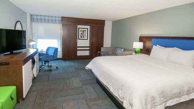<b>Hampton Inn Metairie Room</b>. Images powered by <a href="https://iceportal.shijigroup.com/" title="IcePortal" target="_blank">IcePortal</a>.