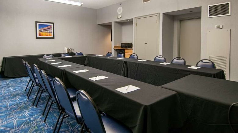 <b>Hampton Inn Metairie Meeting</b>. Images powered by <a href="https://iceportal.shijigroup.com/" title="IcePortal" target="_blank">IcePortal</a>.