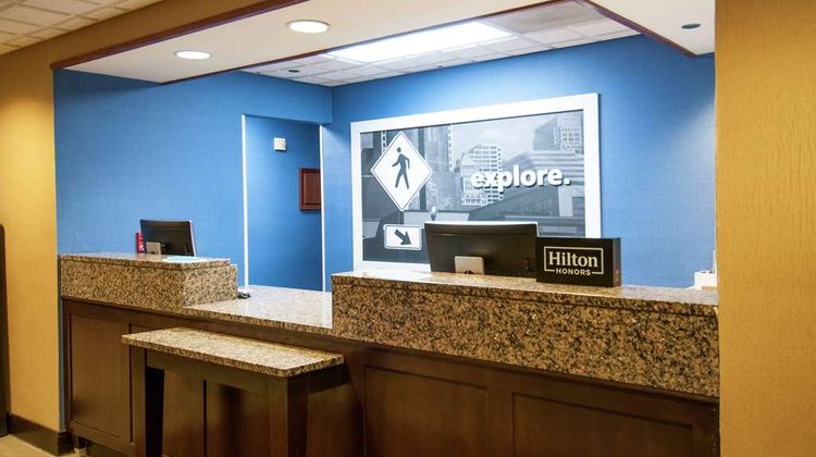 Hampton Inn Metairie Lobby
