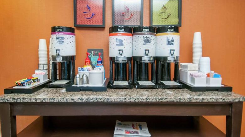 <b>Hampton Inn Metairie Restaurant</b>. Images powered by <a href="https://iceportal.shijigroup.com/" title="IcePortal" target="_blank">IcePortal</a>.