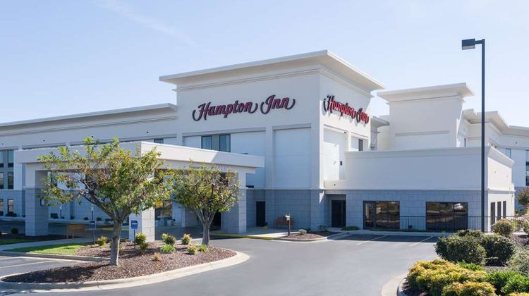 Hampton Inn Mt. Airy Exterior