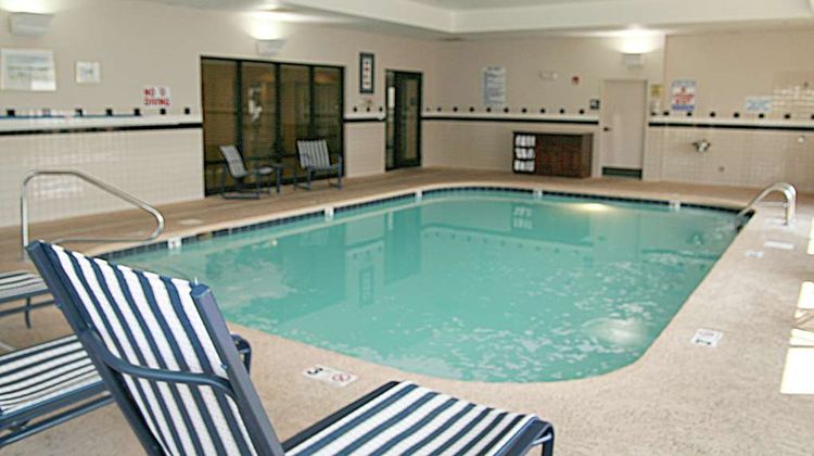 Hampton Inn Mt. Airy Pool