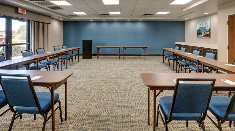 <b>Hampton Inn Moultrie Meeting</b>. Images powered by <a href="https://iceportal.shijigroup.com/" title="IcePortal" target="_blank">IcePortal</a>.