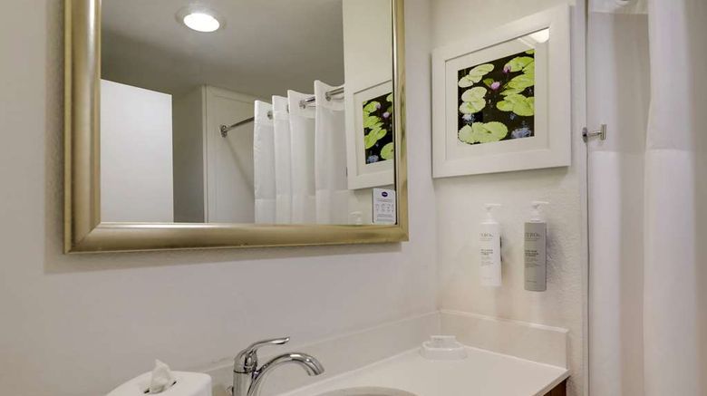 <b>Hampton Inn Moultrie Room</b>. Images powered by <a href="https://iceportal.shijigroup.com/" title="IcePortal" target="_blank">IcePortal</a>.