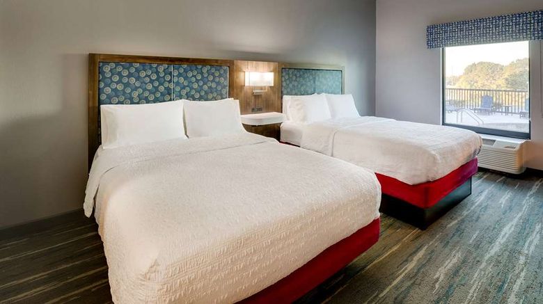 <b>Hampton Inn Moultrie Room</b>. Images powered by <a href="https://iceportal.shijigroup.com/" title="IcePortal" target="_blank">IcePortal</a>.