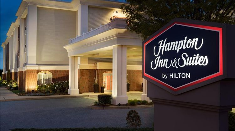 Hampton Inn & Suites-Newport/Middletown Exterior