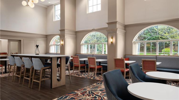 Hampton Inn & Suites-Newport/Middletown Lobby