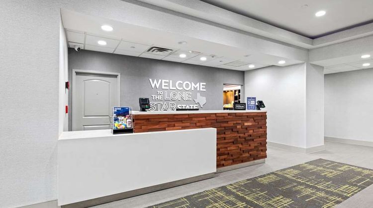 Hampton Inn & Suites Mt Pleasant Lobby