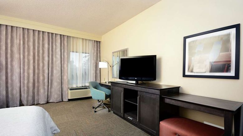 <b>Hampton Inn Martinsville Room</b>. Images powered by <a href="https://iceportal.shijigroup.com/" title="IcePortal" target="_blank">IcePortal</a>.