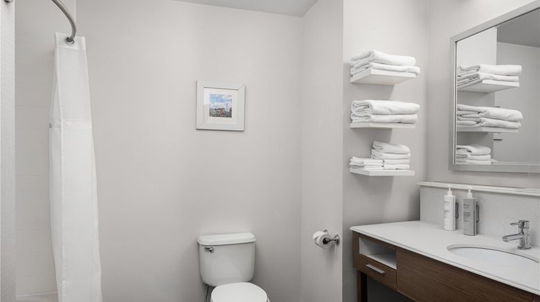 <b>Hampton Inn Morristown Room</b>. Images powered by <a href="https://iceportal.shijigroup.com/" title="IcePortal" target="_blank">IcePortal</a>.