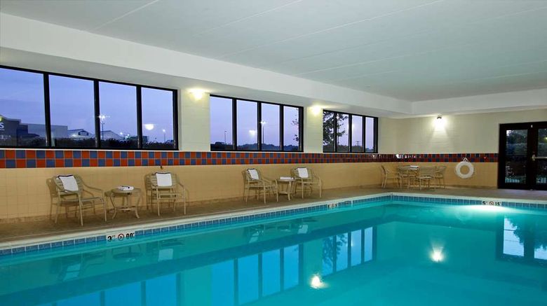 <b>Hampton Inn & Suites Madisonville Pool</b>. Images powered by <a href="https://iceportal.shijigroup.com/" title="IcePortal" target="_blank">IcePortal</a>.