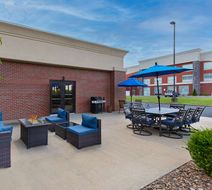Hampton Inn & Suites Madisonville Exterior