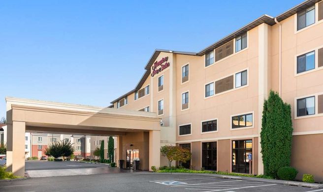 Hampton Inn & Suites Burlington Exterior