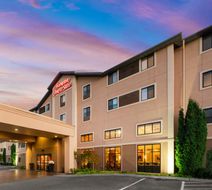 Hampton Inn & Suites Burlington Exterior