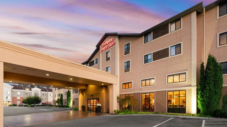 <b>Hampton Inn & Suites Burlington Exterior</b>. Images powered by <a href="https://iceportal.shijigroup.com/" title="IcePortal" target="_blank">IcePortal</a>.