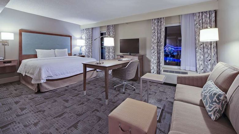 <b>Hampton Inn Broadway at The Beach Room</b>. Images powered by <a href="https://iceportal.shijigroup.com/" title="IcePortal" target="_blank">IcePortal</a>.