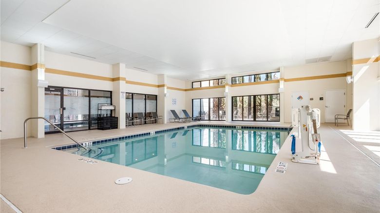 <b>Hampton Inn North Myrtle Beach-Harbour Pool</b>. Images powered by <a href="https://iceportal.shijigroup.com/" title="IcePortal" target="_blank">IcePortal</a>.