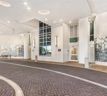 Hilton Grand Vacations Club Ocean 22 Exterior