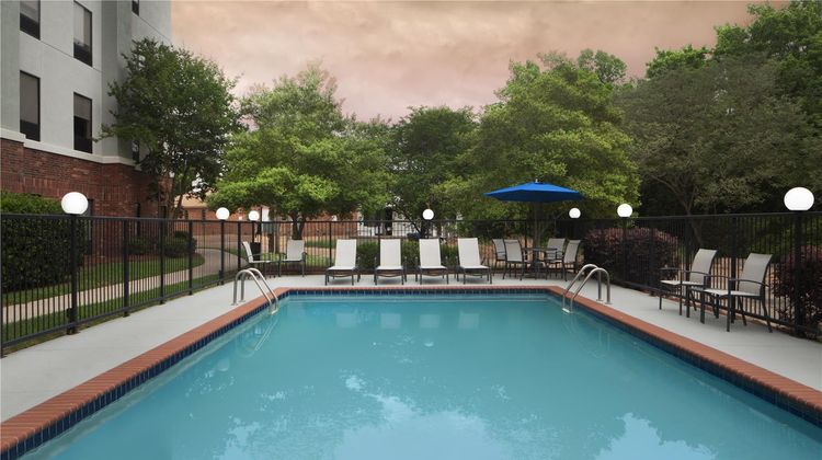 Hampton Inn & Suites Natchez Pool