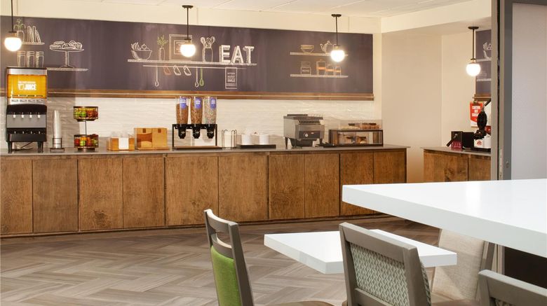 <b>Hampton Inn & Suites Natchez Restaurant</b>. Images powered by <a href="https://iceportal.shijigroup.com/" title="IcePortal" target="_blank">IcePortal</a>.