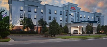 Hampton Inn & Suites Natchez Exterior