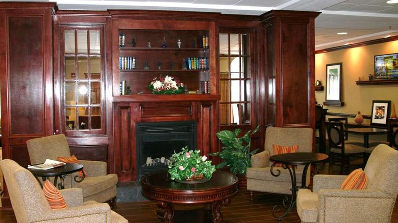<b>Hampton Inn Newbery-Opera House Lobby</b>. Images powered by <a href="https://iceportal.shijigroup.com/" title="IcePortal" target="_blank">IcePortal</a>.