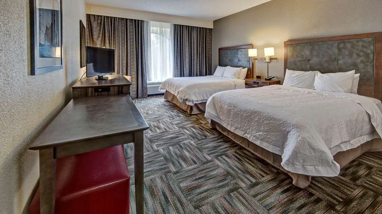 <b>Hampton Inn Newbery-Opera House Room</b>. Images powered by <a href="https://iceportal.shijigroup.com/" title="IcePortal" target="_blank">IcePortal</a>.