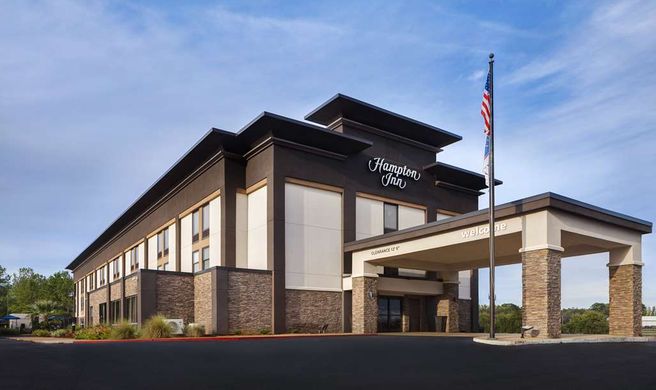 Hampton Inn Natchitoches Exterior