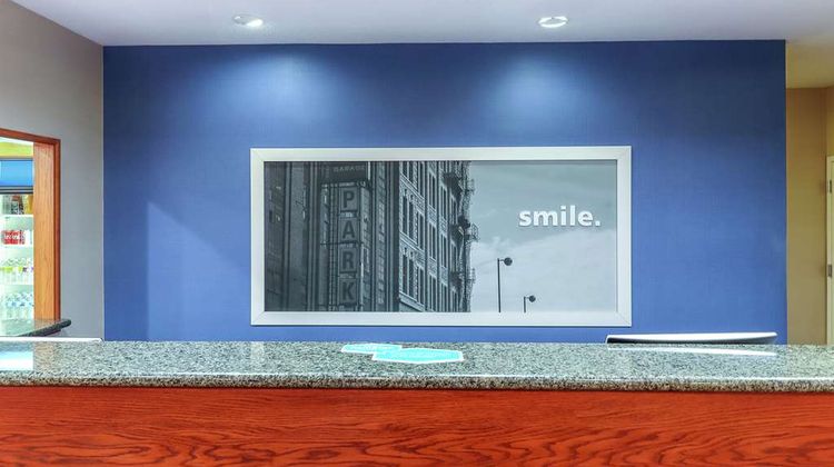 Hampton Inn Heath-Newark Lobby