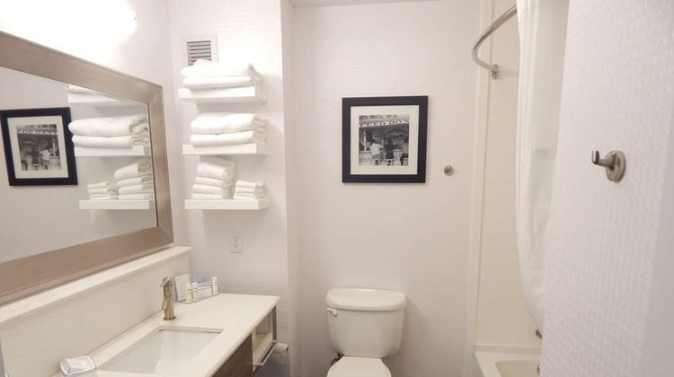 Hampton Inn Heath-Newark Room