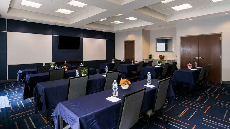 <b>Hampton Inn & Stes Wilmington Christiana Meeting</b>. Images powered by <a href="https://iceportal.shijigroup.com/" title="IcePortal" target="_blank">IcePortal</a>.