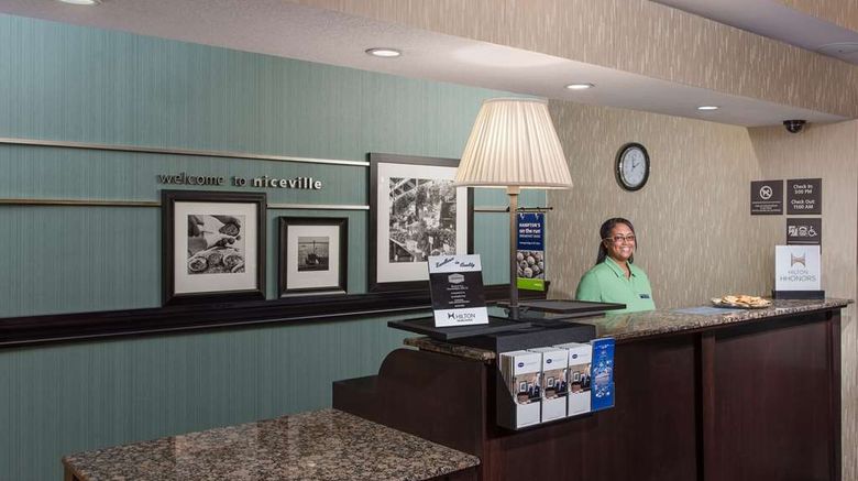 <b>Hampton Inn Niceville Eglin AFB Lobby</b>. Images powered by <a href="https://iceportal.shijigroup.com/" title="IcePortal" target="_blank">IcePortal</a>.