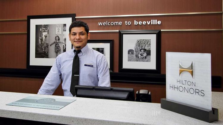 Hampton Inn Beeville Lobby