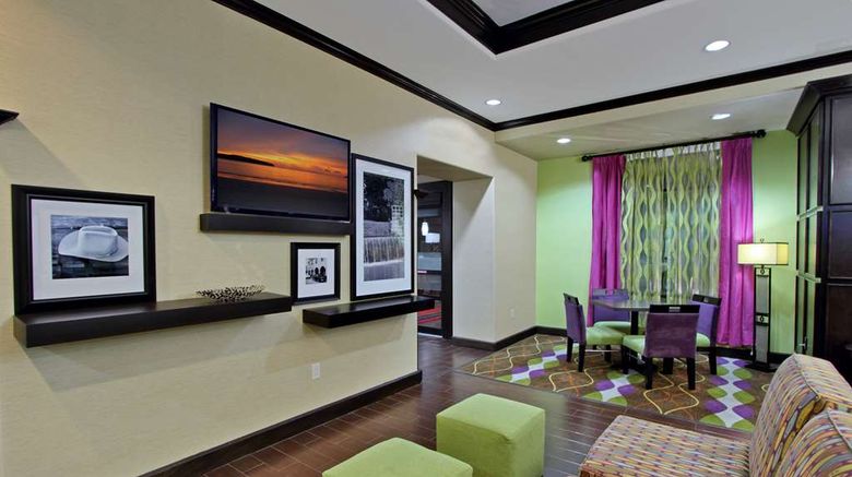 <b>Hampton Inn Beeville Lobby</b>. Images powered by <a href="https://iceportal.shijigroup.com/" title="IcePortal" target="_blank">IcePortal</a>.