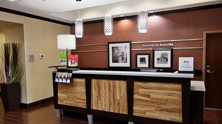 Hampton Inn Beeville Lobby