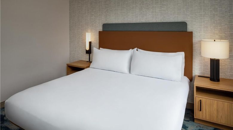 <b>Hampton Inn & Suites North Conway Room</b>. Images powered by <a href="https://iceportal.shijigroup.com/" title="IcePortal" target="_blank">IcePortal</a>.