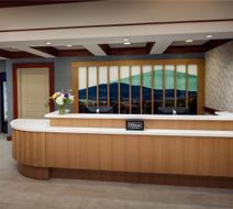 Hampton Inn & Suites North Conway Lobby