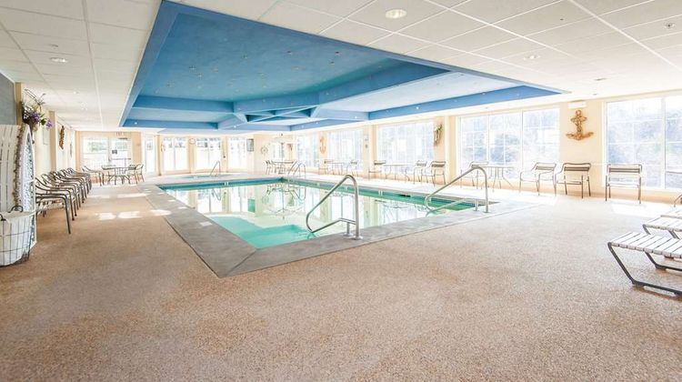 Hampton Inn South Kingstown Pool