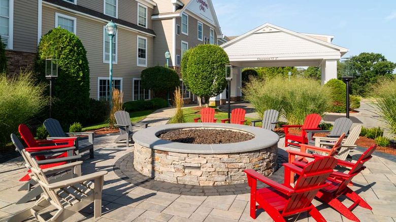 <b>Hampton Inn South Kingstown Exterior</b>. Images powered by <a href="https://iceportal.shijigroup.com/" title="IcePortal" target="_blank">IcePortal</a>.