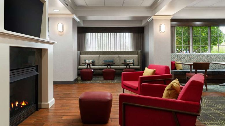 <b>Hampton Inn South Kingstown Lobby</b>. Images powered by <a href="https://iceportal.shijigroup.com/" title="IcePortal" target="_blank">IcePortal</a>.