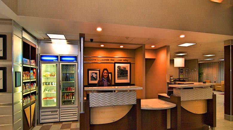 <b>Hampton Inn & Suites Mountain View Lobby</b>. Images powered by <a href="https://iceportal.shijigroup.com/" title="IcePortal" target="_blank">IcePortal</a>.
