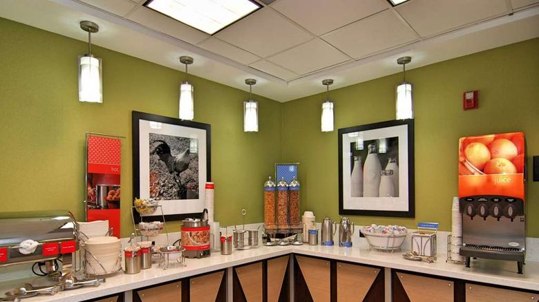 <b>Hampton Inn & Suites Mountain View Restaurant</b>. Images powered by <a href="https://iceportal.shijigroup.com/" title="IcePortal" target="_blank">IcePortal</a>.